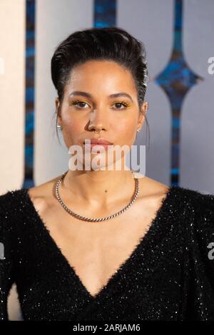 Jurnee Smollett-Bell, Star of Birds of Prey and the Fantabulous Emancipation of One Harley Quinn, besucht Harley Quinns Pop Up Roller Disco auf dem Stahlhof in London. Stockfoto