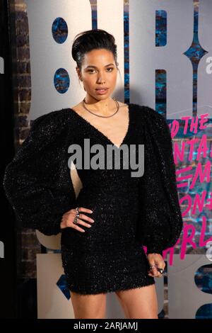 Jurnee Smollett-Bell, Star of Birds of Prey and the Fantabulous Emancipation of One Harley Quinn, besucht Harley Quinns Pop Up Roller Disco auf dem Stahlhof in London. Stockfoto