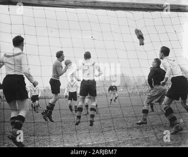 EBOH gegen Excelsior 0-0 Datum: 8. November 1953 Ort: Dordrecht Schlüsselwörter: Sport, Fußball-Institution Name: Excelsior Stockfoto