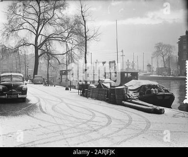 Erster Schnee in Amsterdam Datum: 12. Januar 1955 Ort: Amsterdam, Noord-Holland Schlüsselwörter: Schnee Stockfoto