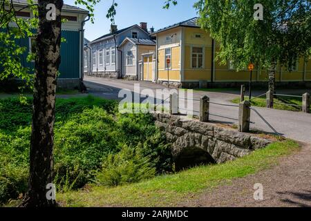 Old Rauma ist das Holzzentrum der Stadt Rauma, Finnland. Es ist als UNESCO-Weltkulturerbe gelistet. Stockfoto