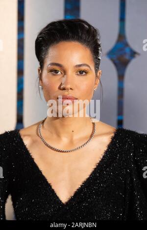 Jurnee Smollett-Bell Star of Birds of Prey und The Fantabulous Emancipation of One Harley Quinn besuchen Harley Quinns Pop Up Roller Disco auf dem Stahlhof in London. Stockfoto