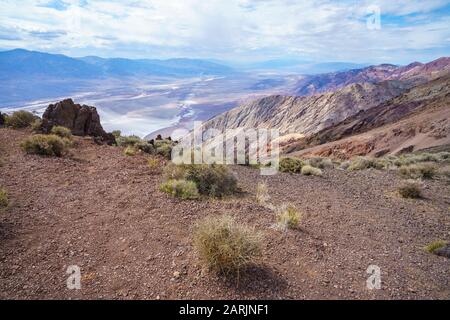 Badwater Basin von dantes View im Todes-Tal-Nationalpark in kalifornien in den usa Stockfoto