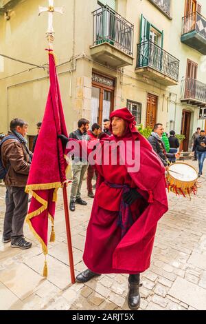 Italien, Sizilien, Provinz Palermo, Prizzi. April 2019. Die Misteri-Prozession während der Osterwoche in der Bergstadt Prizzi. Stockfoto