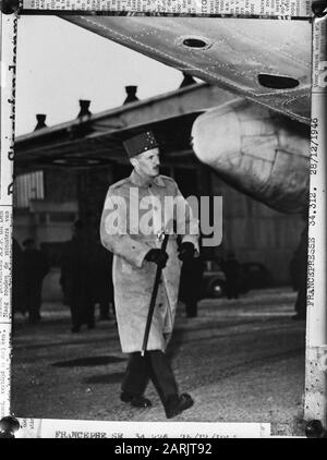 General Leclerc startet für Vietnam Datum: 31. Dezember 1946 Standort: Frankreich Schlagwörter: Militär, Offiziere, Flughäfen Stockfoto