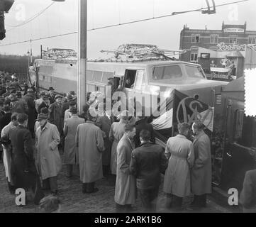 Neue amerikanische Elektrolokomotive (Serie 1200) in Lizenz von Werkspoor Utrechter gebaut [viele Ansichten für die Lok im Bahnhof Driebergen-Zeist] Datum: 27. November 1951 Standort: Driebergen-Schlüsselwörter: Lokomotiven, Eisenbahn-Institutionenname: VMF-Stork Stockfoto