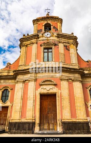 Italien, Sizilien, Provinz Enna, Centuripe. Exterieur der Kirche des Abendmahls, die Chiesa Sacramento. Stockfoto