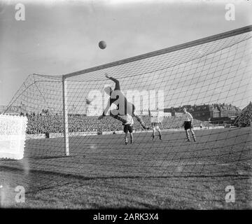 Fußball. Sparta gegen Wilhelm II Spielmoment Datum: 8. März 1953 Schlagwörter: Sport, Fußball-Institution Name: Willem II Stockfoto