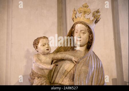 Die Sonntagberger Madonna. C. 1630. Pappel, ursprünglicher Boden, Reste von Polychromie. Vom Wiener Meister des St. Michael's. Stockfoto