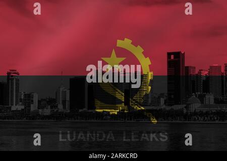 Sequenz der Bucht von Luanda mit angolanischer Flagge überlagert. Bildunterschrift zur Korruption in angolanischer Sprache Stockfoto