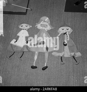 Internationale Schuhmesse in Utrechter, Schlafanzugopbergpop Datum: 5. april 1965 Ort: Utrechter Schlüsselwörter: Messen Stockfoto