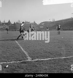 Sparta gegen Feyenoord, Spielmoment Datum: 20. März 1966 Schlagwörter: Sport, Name der Fußballeinrichtung: Feyenoord Stockfoto