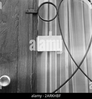 Dr. Anssems in den Bosch Ende, Papier vor der Tür Zum jetzigen Zeitpunkt kein Praxisdatum: 21. Juli 1966 Standort: Den Bosch Personennamen: Dr. Anssems Stockfoto