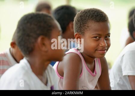 Kinder in einer freien Schule, Yasawa Insel Gruppe, Fidschi Inseln im Südpazifik, Pazifik Stockfoto