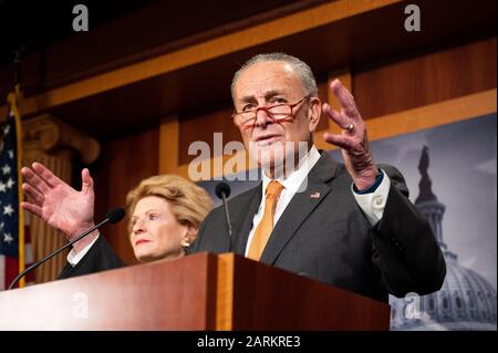 28. Januar 2020 - Washington, DC, Vereinigte Staaten: US-Senator Chuck Schumer (D-NY) diskutiert den Amtsenthebungsverfahren. (Foto von Michael Brochstein/Sipa USA) Stockfoto