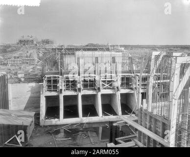 Zuiderzee Works, Bau der Pumpstation Wortman Datum: 20. November 1954 Standort: Flevoland, Lelystad Schlüsselwörter: Boden, Hydraulikanlage Stockfoto