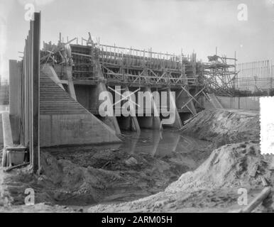 Zuiderzee Works, Bau der Pumpstation Wortman Datum: 20. November 1954 Standort: Flevoland, Lelystad Schlüsselwörter: Boden, Hydraulikanlage Stockfoto