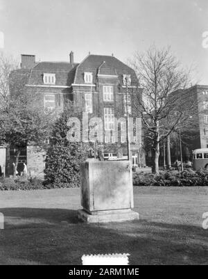 Studenten stellen Bild auf Valeriusplein Datum: 6. November 1953 Schlüsselwörter: Orte, STUDENTEN, Bilder Stockfoto