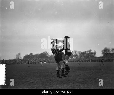 VVV vv V Emma 3-3 in Venlo Datum: 8. november 1953 Ort: Limburger, Venlo persönlicher Name: Emma, Prinzessin Institutionenname: VVV Stockfoto