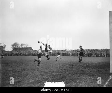 VVV vv V Emma 3-3 in Venlo Datum: 8. november 1953 Ort: Limburger, Venlo persönlicher Name: Emma, Prinzessin Institutionenname: VVV Stockfoto