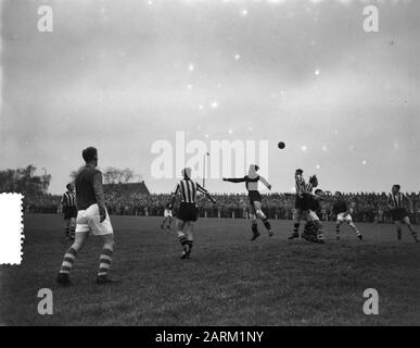 VVV vv V Emma 3-3 in Venlo Datum: 8. november 1953 Ort: Limburger, Venlo persönlicher Name: Emma, Prinzessin Institutionenname: VVV Stockfoto