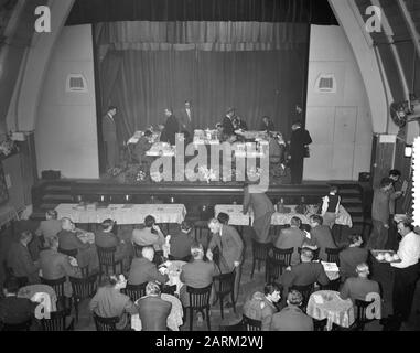 Erste Runde der Kandidatinnen WM-Schach. Übersicht. Aula Vossius Gymnasium Amsterdam. Datum: 26.März 1956 Schlagwörter: Schach, Übersichten, Runden, Tourniques Stockfoto