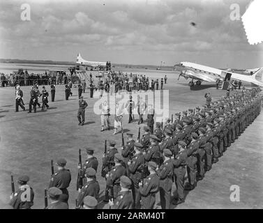 Großherzlicher Besuch aus Luxemburg. Ankunft Schiphol Datum: 5. Juni 1956 Stichwörter: Ankunft, Besuche Stockfoto