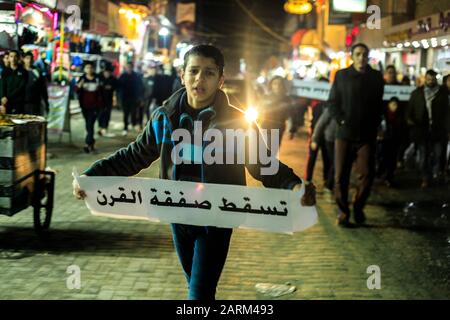 Gaza, Palästina. Januar 2020. Palästinenser protestieren im Jabalia-Lager gegen Ein Jahrhundert. (Foto von Ramez Habboub/Pacific Press) Credit: Pacific Press Agency/Alamy Live News Stockfoto