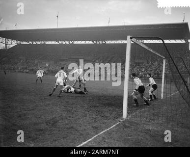 DWSamamsterdam vs. PSV 2-2 Datum: 29. November 1958 Name Der Einrichtung: PSV Stockfoto