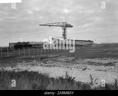 Start der Doppelfädelfähre Krakatau auf der Zaanlandse Shipbouw Mie. Datum: 19.September 1959 Schlüsselwörter: Starten des persönlichen Namens: Zaanlandse Scheepbouw Me. Stockfoto