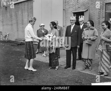 Start der Doppelfädelfähre Krakatau auf der Zaanlandse Shipbouw Mie. Datum: 19. September 1959 Stichwörter: Tewaterlatingen Institutionenname: Zaanlandse Scheepbouw Maatschappij Stockfoto