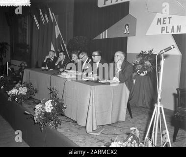 Fackel Carrier Day der Labour Party in Utrechter Datum: 7. Februar 1960 Ort: Utrechter Schlüsselwörter: Fackelträger Tage Institutionenname: PvdA Stockfoto