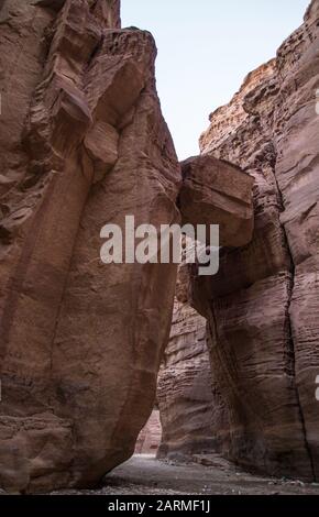 Wadi Numeira ist ein Fluss und ein Tal im Süden Jordaniens und einer der beliebtesten Wanderwege für Wanderer in Jordanien Stockfoto