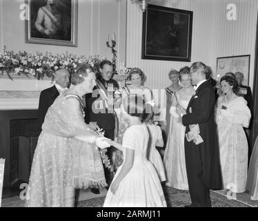 Gala-Dinner in der Botschaft Österreichs. Königin Juliana, scharf, Dr. G. Afush und Prins Bernhard Datum: 18. Mai 1961 Schlagwörter: Galadiner Personenname: Bernhard (Prinz Niederlande), Dr. G. Afush, Juliana (Königin Niederlande) Stockfoto