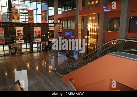 Haupthalle des Joburg Theatre, Braamfontein, Johannesburg, Gauteng, Südafrika. Stockfoto