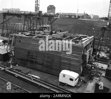Erste Meter für den Metrotunnel mit Beton gegossen Datum: 1. Dezember 1961 Schlagwörter: Metros, Tunnel Stockfoto