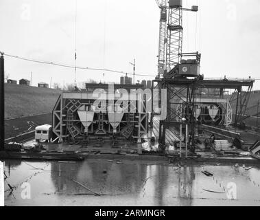 Erste Meter für den Metro-Tunnel mit Beton gegossen. Überblick über das Tunnelsegment im Schalungsdatum: 1. Dezember 1961 Stichwörter: U-Bahnen, Übersichten, Segmente, Tunnel Stockfoto