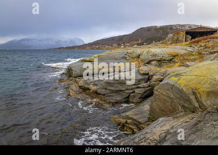 Starke Strömungen am Rystraumen bei Tromsø, Nordnorwegen Stockfoto