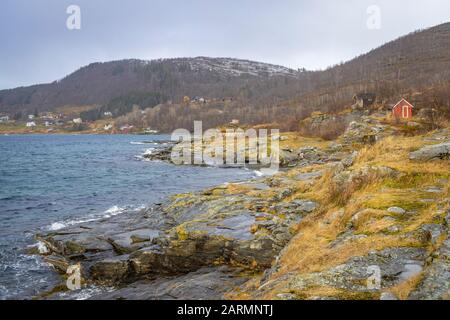 Starke Strömungen am Rystraumen bei Tromsø, Nordnorwegen Stockfoto