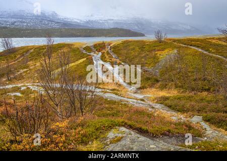 Starke Strömungen am Rystraumen bei Tromsø, Nordnorwegen Stockfoto