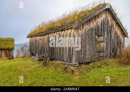Altes Naturmuseum in Straumsgard zwischen Straumsbukta und dem Rystraumen bei Tromsø, Nordnorwegen Stockfoto