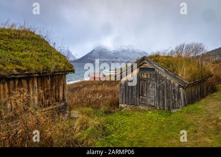 Altes Naturmuseum in Straumsgard zwischen Straumsbukta und dem Rystraumen bei Tromsø, Nordnorwegen Stockfoto