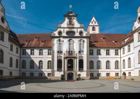 Füssen, Deutschland - 20. Juli 2019; St. Mang in Füssen eine touristische und historische Stadt an der romantischen Straße Stockfoto