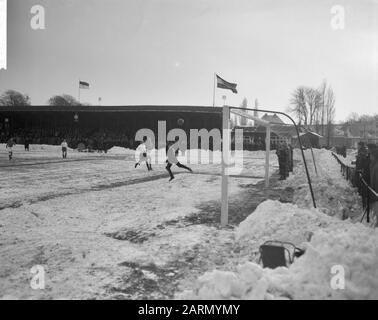 KHFC Against Old Internationals, Spielmoment Datum: 1. Januar 1963 Schlagwörter: Spielmomente, Sport, Fußball Stockfoto