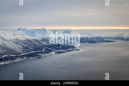 Flug über Tromsø und Nordnorwegen nach München Stockfoto