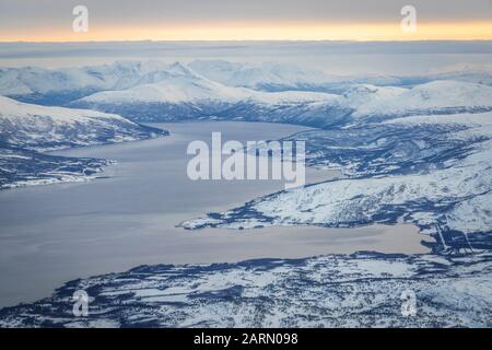 Flug über Tromsø und Nordnorwegen nach München Stockfoto