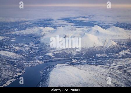 Flug über Tromsø und Nordnorwegen nach München Stockfoto