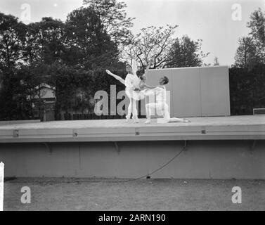 Vondelparkfeesten 1963 eröffnet mit einer Aufführung von Het Nationale Ballet unter Leitung von Sonia Gaskell, Aufführung der Ballettsuite und Blanc Datum: 4. Juni 1963 Ort: Amsterdam, Noord-Holland Schlüsselwörter: Ballett, Aufführungen Stockfoto