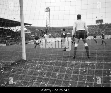 DWS gegen PSV 1-2. Spielmoment Datum: 22. September 1963 Schlagwörter: Sport, Fußball-Institution Name: PSV Stockfoto