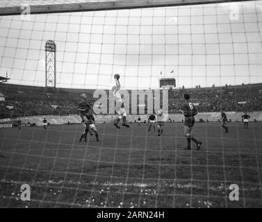 DWS gegen PSV 1-2. Spielmoment Datum: 22. September 1963 Schlagwörter: Sport, Fußball-Institution Name: PSV Stockfoto